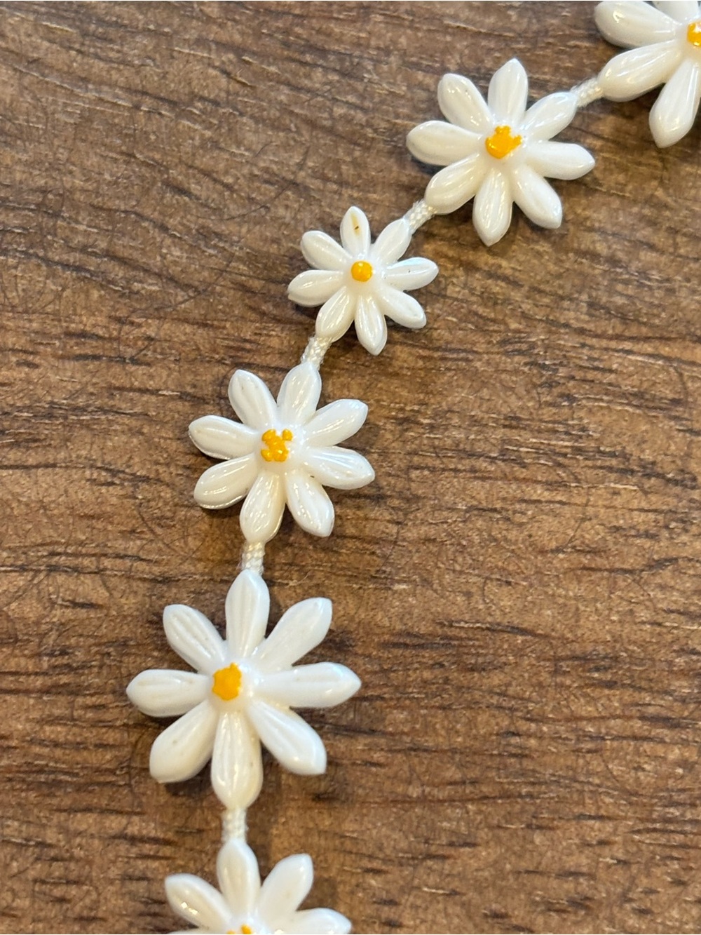 Vintage Sarah Coventry White Daisy Flower Necklace and clip on earrings - Picture 8 of 12